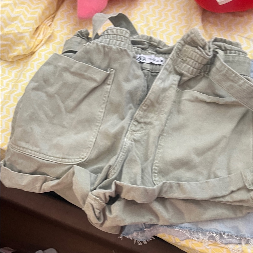 Stylish Women's Khaki Shorts